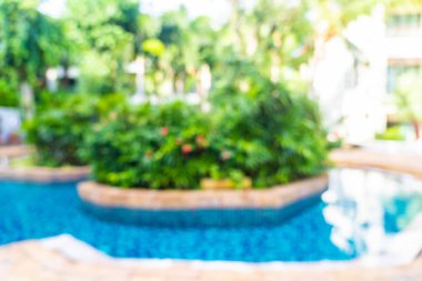 Soyut bulanıklık ve sıcak güzel açık yüzme havuzu bulanıklaştırma