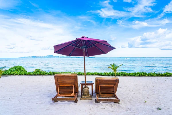 Vackert landskap av strand hav havet med tom stol däck och — Stockfoto