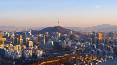 Modern megalopolis Asya şehrinin manzaralı görüntüleri