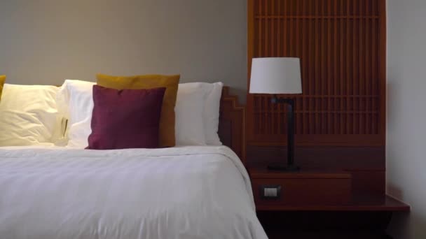 Footage Luxury Bedroom Resort Hotel — Stock Video