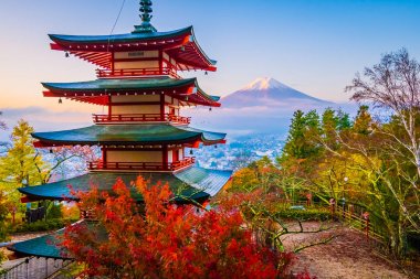 Dağ fuji chureito pagoda ile güzel manzara