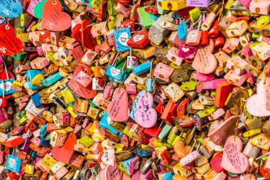 Seoul, Güney Kore 6 Aralık 2018: aşk anahtar namsan Dağı'nda