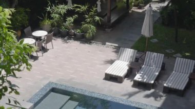 tatil beldesinde yüzme havuzu doğal görüntüleri