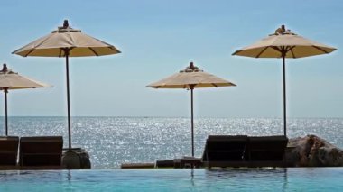 Güzel dalgalı denizin sakin görüntüleri.