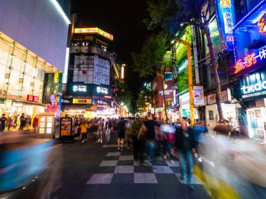 Taipei, Tayvan - 27 Kasım 2018: T Ximending sokak pazar.