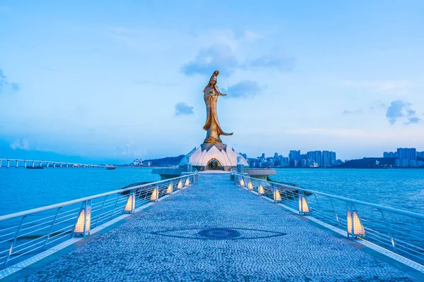 Памятник Кунь Яму в городе Макао — стоковое фото