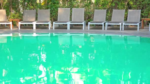 Klidný Záběr Prázdný Bazén Letovisku Hotelu — Stock video