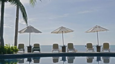 tatil otelinde sakin görüntü boş havuz