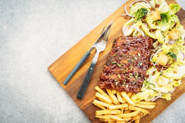 Izgara Barbekü domuz eti ripleri