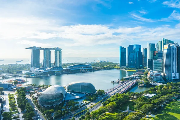 Hermoso edificio de arquitectura exterior paisaje urbano en Singapur — Foto de Stock