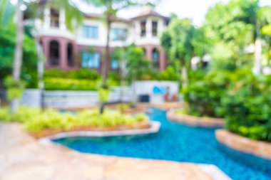 Soyut bulanıklık ve sıcak güzel açık yüzme havuzu bulanıklaştırma