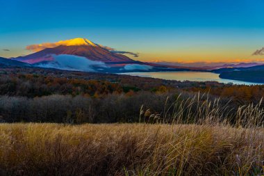 Yamanakako ya da yamanaka göl güzel fuji Dağı