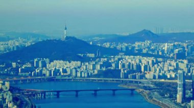 Modern megalopolis Asya şehrinin manzaralı görüntüleri