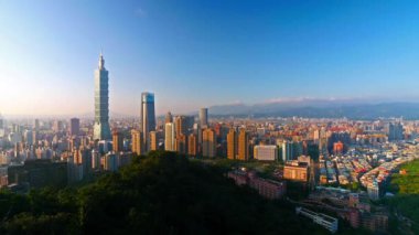 Modern megalopolis Asya şehrinin manzaralı görüntüleri