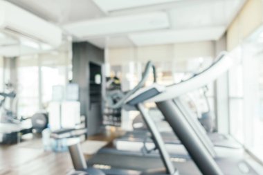 Soyut bulanıklık ve fitness spor aletleri jimnastik salonu içinde defocused 