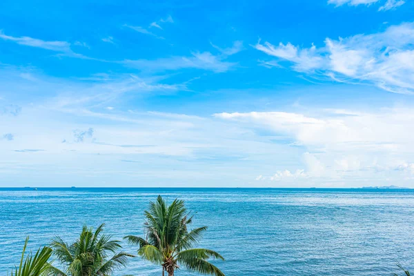 Bela paisagem panorâmica ou oceano de paisagens marinhas com nuvem branca — Fotografia de Stock