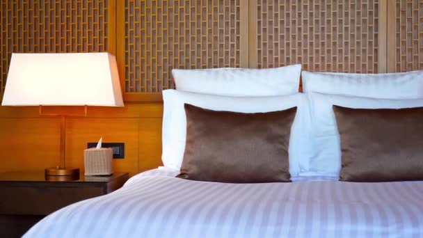 Footage Luxury Bedroom Resort Hotel — Stock Video