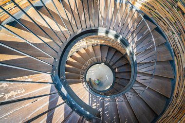 Spiral eğrisi şekil ahşap merdiven dekorasyon dış