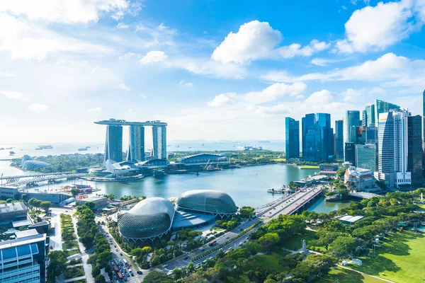 Hermoso edificio de arquitectura exterior paisaje urbano en Singapur — Foto de Stock