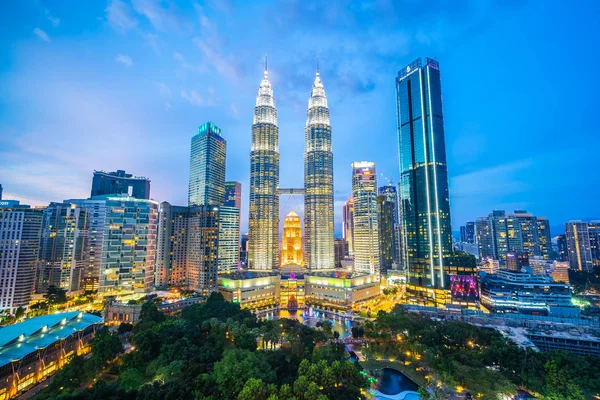 Beautiful architecture building exterior city in kuala lumpur sk — Stock Photo, Image