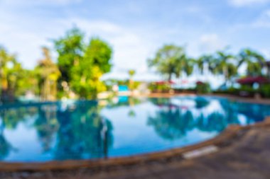 Soyut bulanıklık ve sıcak güzel açık yüzme havuzu bulanıklaştırma