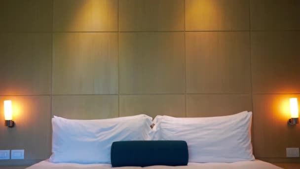 Imágenes Del Dormitorio Amueblado Lujo Hotel — Vídeos de Stock