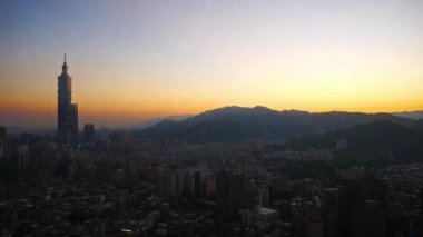 Modern megalopolis Asya şehrinin manzaralı görüntüleri