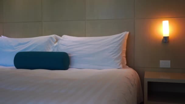 Beeldmateriaal Van Luxe Ingerichte Slaapkamer Hotel — Stockvideo