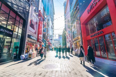 Seoul, Güney Kore 10 Aralık 2018: Myeong dong pazarı 