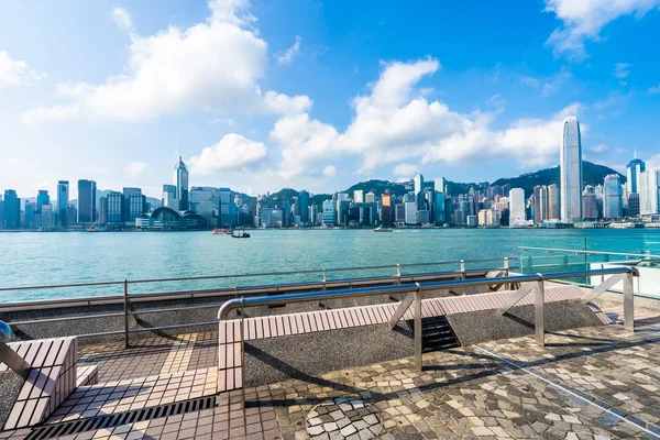 Bella architettura edificio esterno paesaggio urbano di Hong Kong — Foto Stock