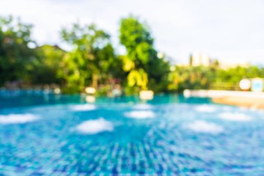 Soyut bulanıklık ve sıcak güzel açık yüzme havuzu bulanıklaştırma