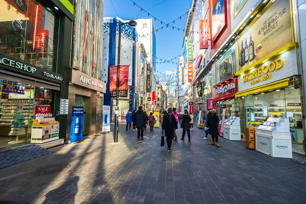 Seúl, Corea del Sur 10 diciembre 2018: Myeong dong market is the — Foto de Stock