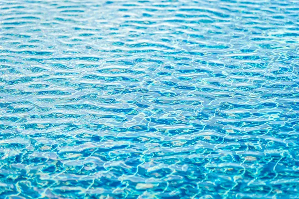 Piękna powierzchnia wody i tekstura w basenie — Zdjęcie stockowe