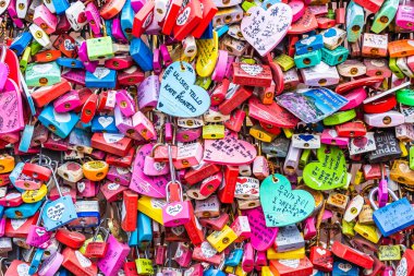 Seoul, Güney Kore 6 Aralık 2018: aşk anahtar namsan Dağı'nda