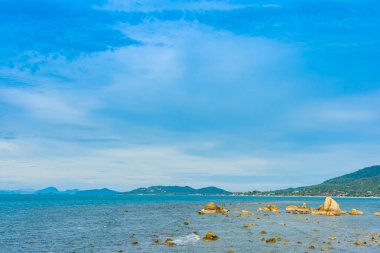 Samui Adası etrafında güzel açık tropikal plaj deniz ile Co