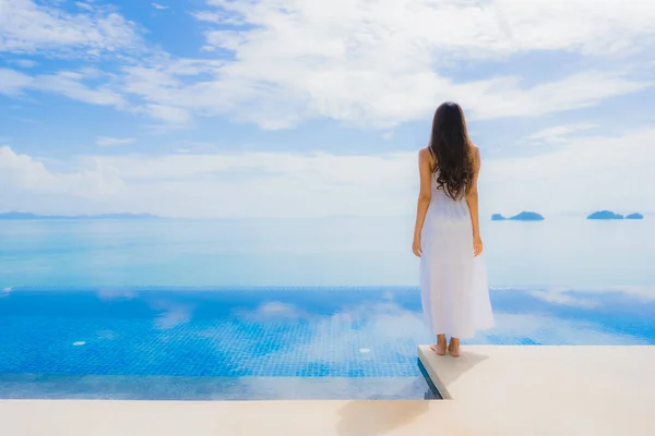 Portrait young asian woman relax smile happy around swimming poo — Stock Photo, Image