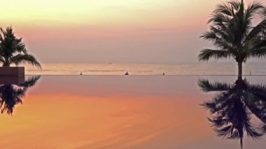 tatil otelinde sakin görüntü boş havuz