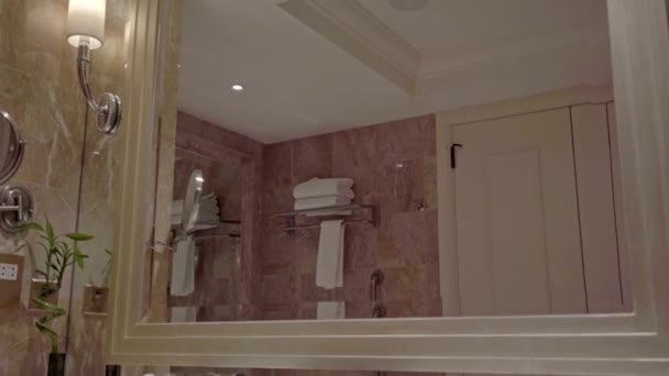 Filmagens Banheiro Luxo Interior Apartamento Moderno — Vídeo de Stock