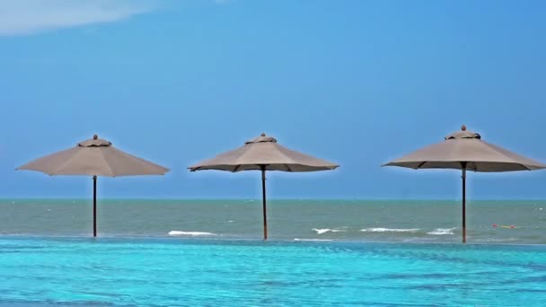 Rustige Beelden Leeg Zwembad Bij Resort Hotel — Stockvideo