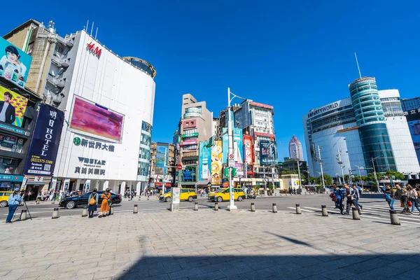 Taipei, Taiwán 30 de noviembre de 2018: El mercado Ximending es la popula — Foto de Stock