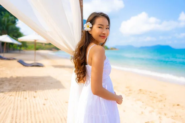 Portrait beautiful young asian woman happy smile leisure on the — Stock Photo, Image