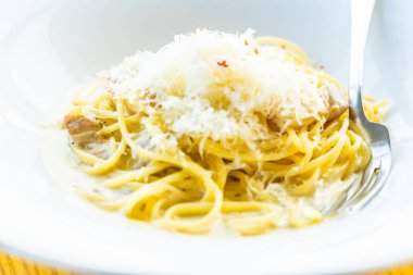 spagetti carbonara