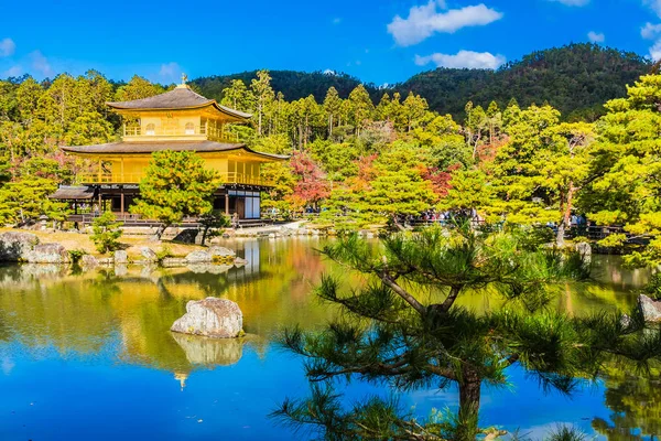 Hermoso templo Kinkakuji con pabellón de oro en Kyoto Japón —  Fotos de Stock