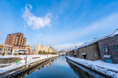 Güzel manzara ve kışın Otaru kanal Nehri'nin cityscape