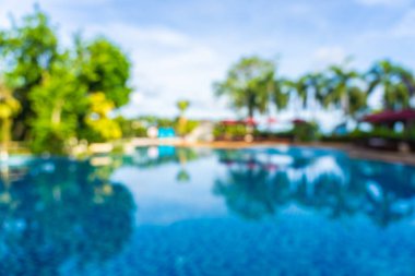 Soyut bulanıklık ve sıcak güzel açık yüzme havuzu bulanıklaştırma