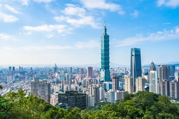 Gyönyörű táj és a városkép a taipei 101 épület és az arc — Stock Fotó