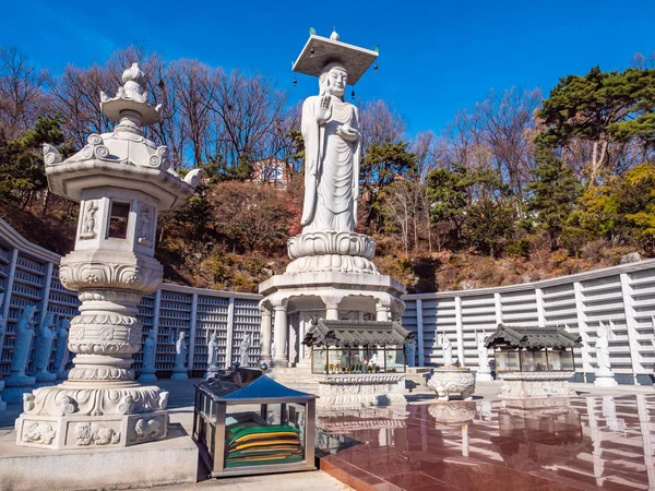 Krásný buddhismus socha v Bongeunsa Temple — Stock fotografie