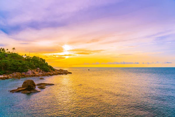 Красивий відкритий тропічний пляж море навколо острова Самуї з ко — стокове фото