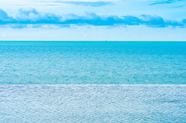 Se ile otel beldesinde güzel açık sonsuzluk yüzme havuzu