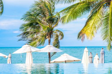 Umbr ile otel beldesinde güzel lüks açık yüzme havuzu